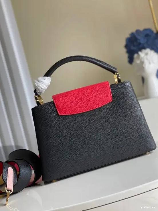 WIS CAPUCINES LOUIS VUITTON PM 0521
